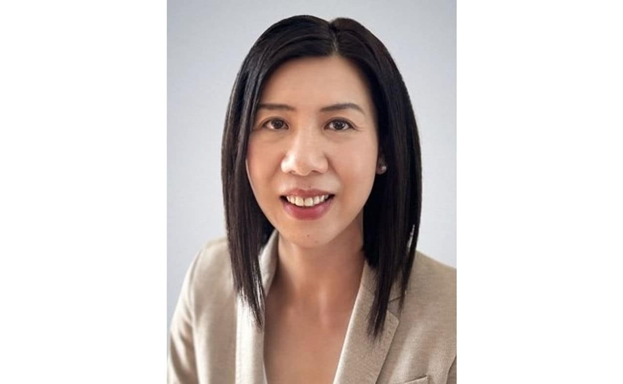 Jennifer Hu - Red Bird Travel News